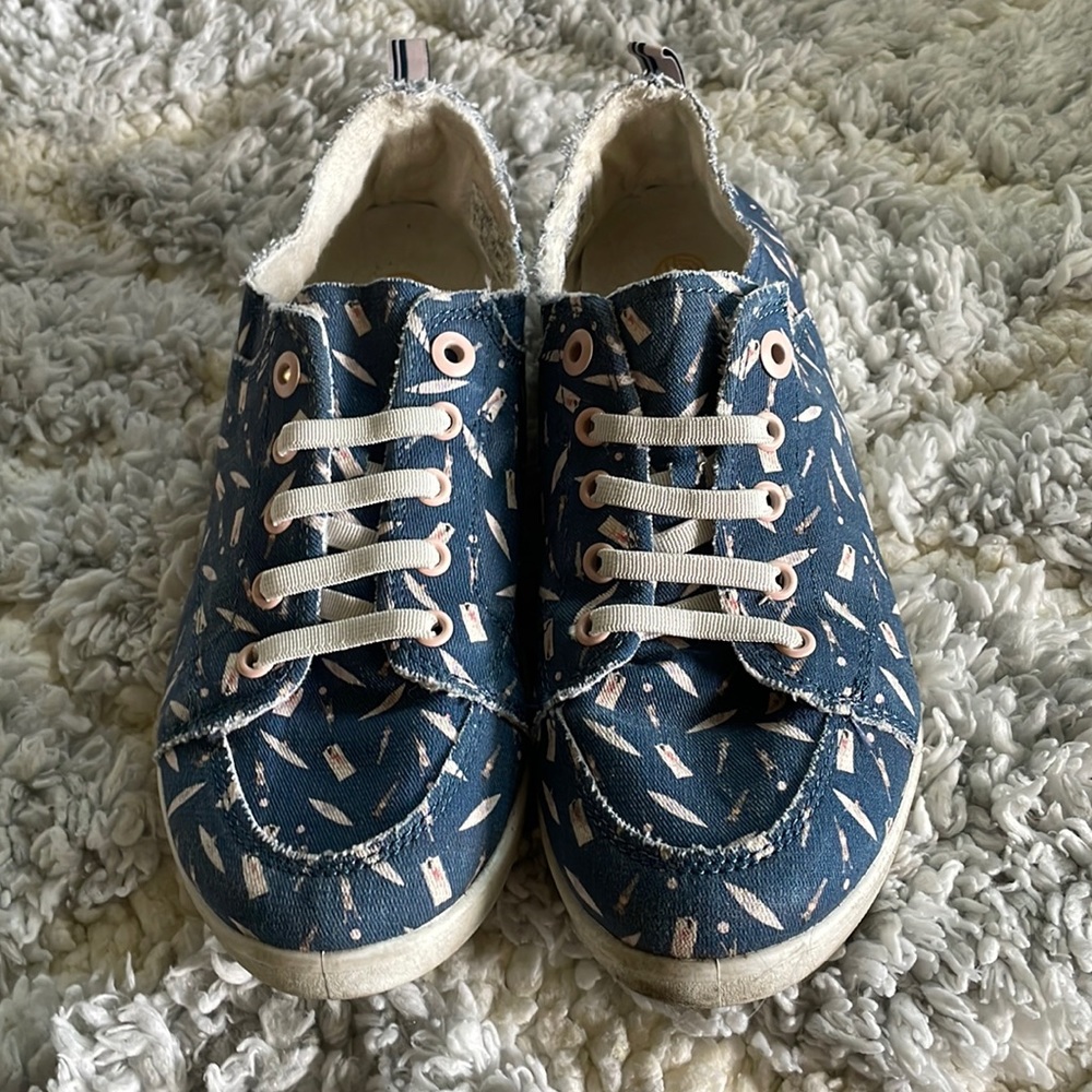 Vionic Pismo beach sneakers sz9